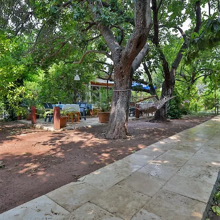 Three Islands 4*