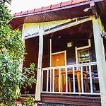 Bed & Breakfast Three Islands 4*