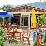 Bed & Breakfast Three Islands