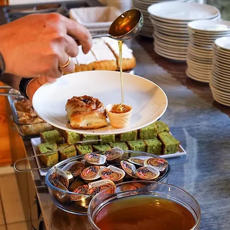 Bed & Breakfast Three Islands 3*