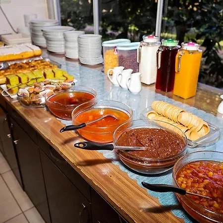 Three Islands Nocleg ze śniadaniem 3*