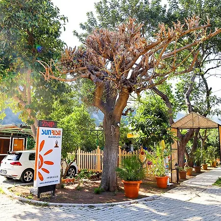 Bed & Breakfast Three Islands 4*