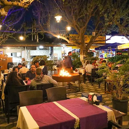 Three Islands Nocleg ze śniadaniem 3*