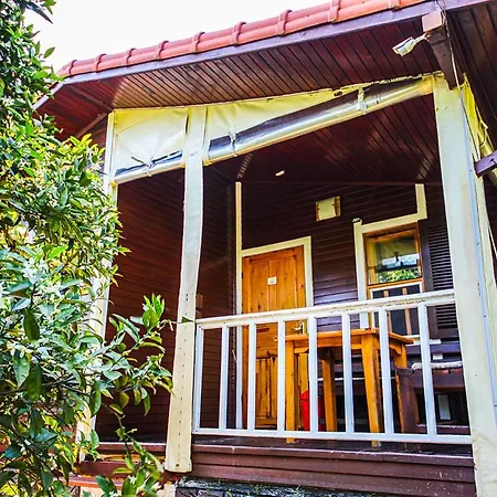Bed & Breakfast Three Islands *